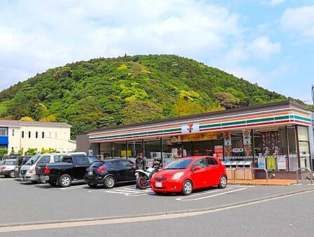 セブンイレブン葉山町長柄店まで420m