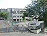 周辺：川崎市立平中学校まで988m