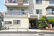 マンション共用エントランスです。