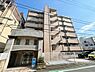 その他：経年変化に強く、美しさを長く保ちやすい上品なベージュ・ブラウントーンのタイル貼りで、落ち着きと高級感を兼ね備えた佇まいです。空室につき内覧受付中です、お気軽にお問い合わせください。