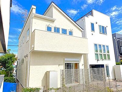 外観:複数路線利用可能の立地。外壁の修繕(上塗り~防水等補修)が終わりキレイな外観になりました。 外観:複数路線利用可能の立地。外壁の修繕(上塗り~防水等補修)が終わりキレイな外観になりました。