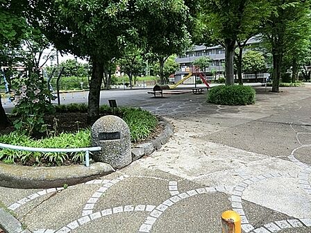 神奈川通公園まで280m