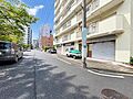 緑豊かな街路樹...