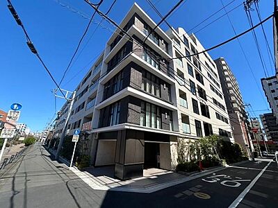 外観:ペット飼育可(細則有)。大和ハウス工業(株)旧分譲ならではのこだわりが息づく、重厚感とモダンさが調和した洗練されたファサードデザイン。すっきりと晴れ渡った空に美しく映えるスタイリッシュな建物です。 外観:ペット飼育可(細則有)。大和ハウス工業(株)旧分譲ならではのこだわりが息づく、重厚感とモダンさが調和した洗練されたファサードデザイン。すっきりと晴れ渡った空に美しく映えるスタイリッシュな建物です。