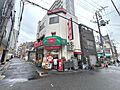 角地に位置する...
