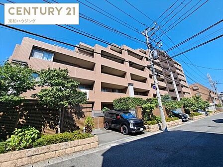 重厚感あふれる外観デザイン!時代に左右されない落ち着いたブラウン色の外壁。内覧のご相談は店舗フリーコール0120-505-750までどうぞ(^^♪