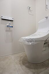 [トイレ] ■ウォシュレット機能付きの快適なトイレ【新規交換】