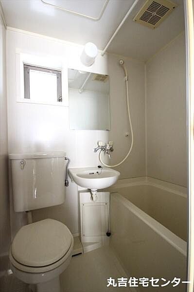 画像5:お掃除が一度で済みます☆バス・洗面・トイレ同室！