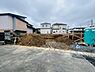 その他：前面道路が広く車の出入りがしやすい土地です。周辺には住宅が並び落ち着いた環境となっています。整地前の状態ですが計画に合わせてご検討いただけます。住宅用地としてもご利用いただけます。