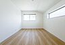 洋室：「Bed Room」落ち着いた色合い、シンプルなデザイン。洋室として大事なお部屋です。