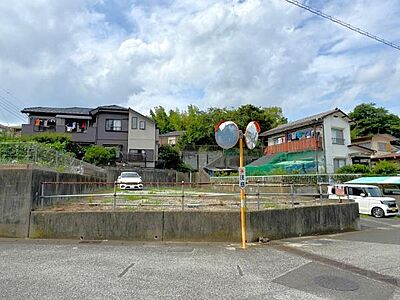 外観：南から陽が燦々とあたる住宅用地