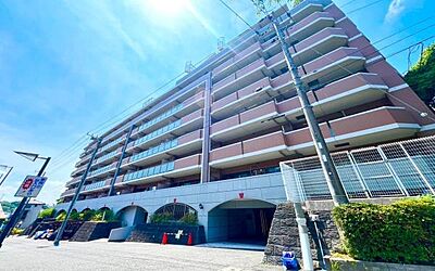 外観：《外観》　■ここから一つ一つ思い出を紡いでいく。マイホームはいつも家族の歴史とともにあります。おしゃれな外観が家に帰るのを楽しみにしてくれます。