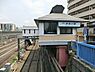 周辺：京浜急行電鉄　神奈川駅まで193m、神奈川駅以外にも横浜駅までも徒歩圏内にあるため、利用できる路線の数が多く出かける時や通勤通学に便利です。