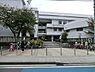 周辺：横浜市立本町小学校まで1435m
