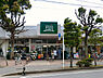 周辺：FUJI松が丘店まで1315m、鉄砲道沿いにあるスーパー。夜21時まで営業しています。