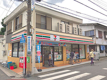 セブンイレブン横浜西戸部店まで576m