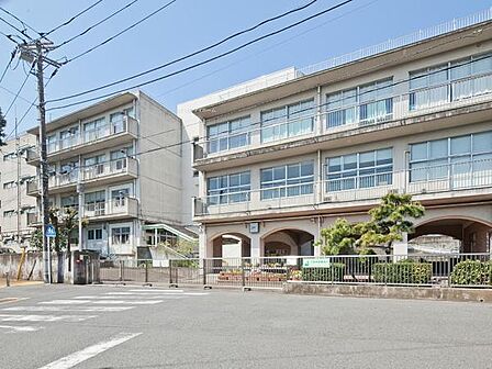 横浜市立老松中学校まで1240m