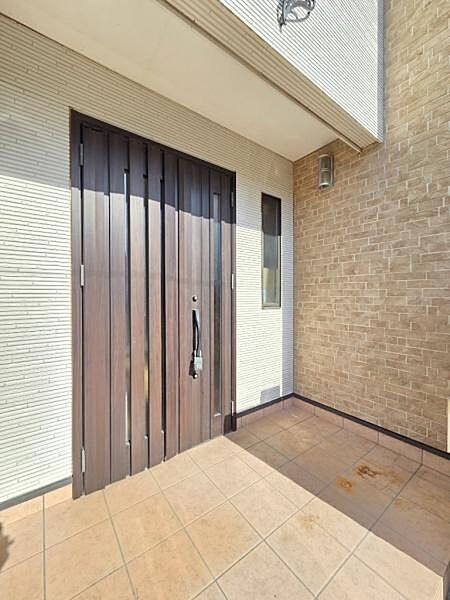 玄関を拡大表示