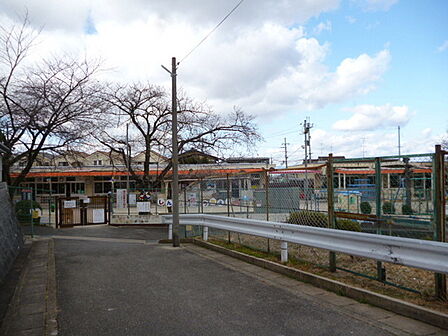 宇治市立神明幼稚園まで692m