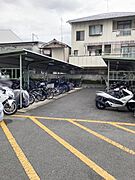 【駐輪場】屋根付きの駐輪場で多少の雨も安心して駐輪して頂けます。