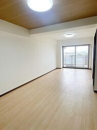 ユニハイム四条梅津 2LDKのリビング/ダイニング