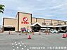 周辺：スーパーマツモト洛南店まで641m、営業時間：9：00～22：00■広々駐車場（屋上も）・自転車・バイク利用可■マツモトキヨシ・しまむら・クリーニング店併設