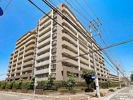 ~Exterior~ その邸が魅せる、気品・上質・重厚感・極細やかさ、そのすべては訪れた者に安らぎと品性を与える特別な空間です。
