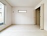 室内：収納もしっかりした洋室は生活にゆとりを与えます。