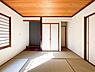 和室：畳の上で寛げる和室ですね。