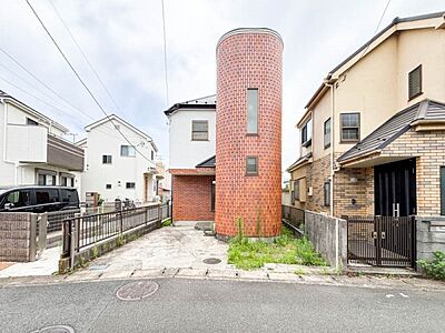 外観:この家からスタートする「新しいライフスタイル」はご家族にとって大切で貴重な時間。少しでも豊かに、そして快適に…そんな理想の暮らしを叶えてくれるお家になるはずです。 外観:この家からスタートする「新しいライフスタイル」はご家族にとって大切で貴重な時間。少しでも豊かに、そして快適に…そんな理想の暮らしを叶えてくれるお家になるはずです。