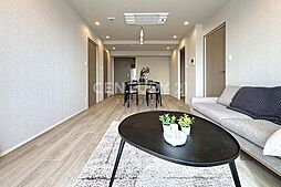 リビングダイニングルーム／内装リノベーションで設備一新、綺麗なお部屋で新生活をスタートできます！