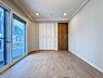 洋室：ベッドルーム／お好きなベッドを置いてお気に入りの一部屋に。