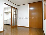 2面に窓のあるお部屋です