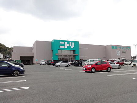 ニトリ富田林店まで928m