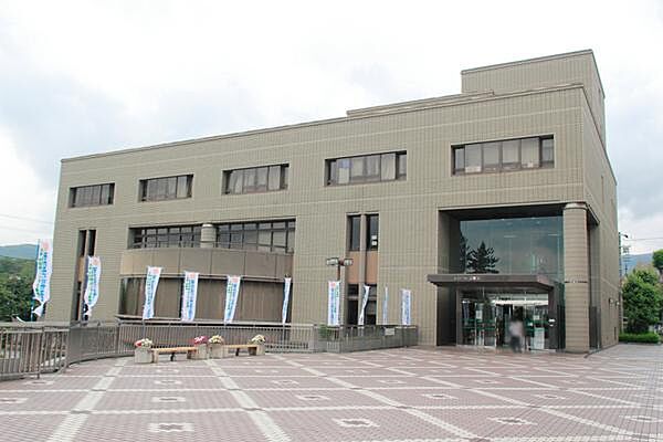 画像27:長岡京市立図書館まで474m