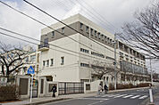長岡京市立長岡中学校まで944m