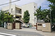 長岡京市立長岡第三小学校まで654m
