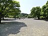 周辺：こども自然公園まで846m、別名大池公園。大型遊具があり動物との触れ合いもできる大型公園。