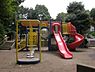 周辺：宮崎第二公園まで1037m、思い切り走り回れる広場のエリアもあり、縄跳びやバドミントンなどの遊び道具を持っていっても楽しめますよ。