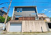 《外観》　■家族みんなが落ち着ける場所。明るい空間で心も暖か、朝から爽やかな気分。寝る時も包みこまれるようにふんわりと。家にいることが心と体に優しい暖かな暮らし。