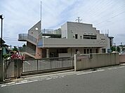 洋光台中央福澤保育センターまで480m、平成16年開園。洋光台駅徒歩5分はまぎんこども科学館の隣。遊べる場所がたくさんあり近隣の公園で散歩を楽しめる。