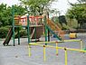 周辺：菅田公園まで290m、住宅街の十分な広さの公園です。ブランコ・滑り台などの遊具があり、ベビーカーで入れますので、小さなお子様も楽しめます。