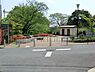 周辺：菅田みどりの丘公園まで535m、広い芝生の広場や鉄棒、雲梯、砂場、滑り台、ぶらんこ、ロープ状のジャングルジムなどのある自然豊かな公園です。