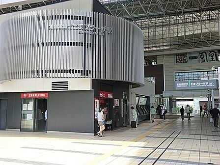 東急田園都市線たまプラーザ駅まで1159m、通勤にも便利な急行停車駅。セレブリティ―な街並みの中で静かに暮らすベッドタウン。