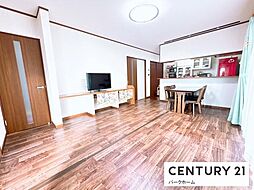 中古一戸建 4SLDKのリビング/ダイニング