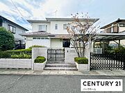 落ち着いた住宅街に佇む整然とした一戸建て