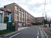 草津市立老上中学校まで1211m