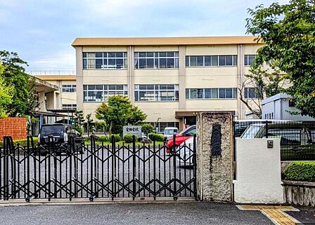 栗東市立大宝小学校まで480m
