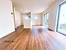 その他：【リビング】陽当たりが良く、気持ちのいいリビングになっております。