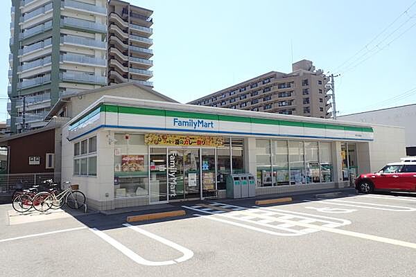 ファミリーマート堺津久野町店まで945m